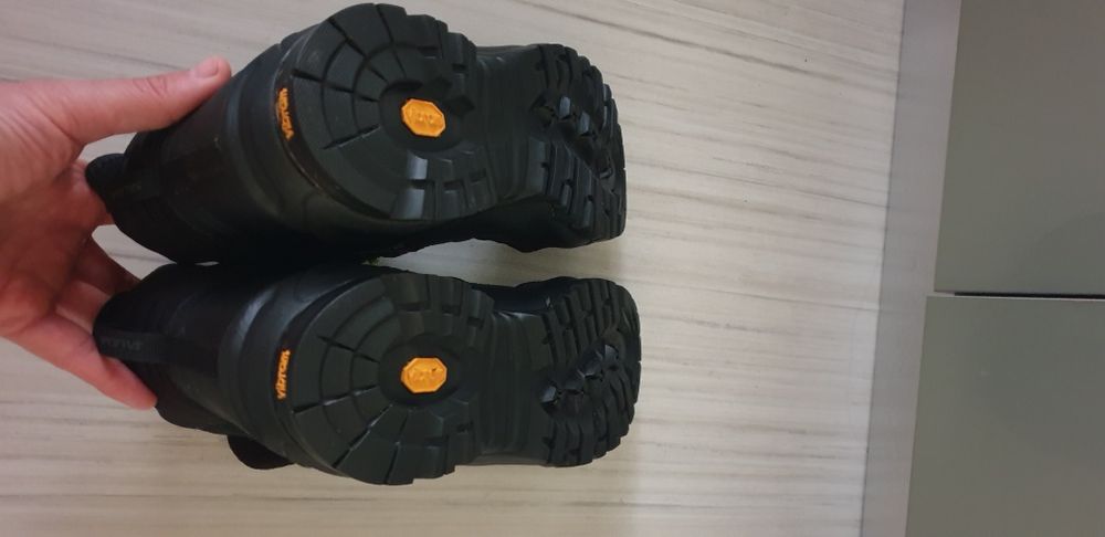 Salewa Gore - Tex Vibram / 46.5 /30.5см ОРИГИНАЛ! Мъжки спортни обувки