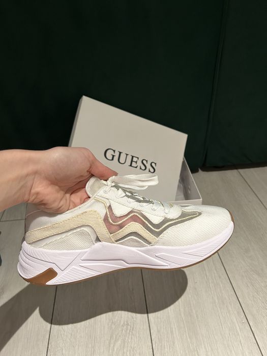 Adidasi / sneakers originali Guess