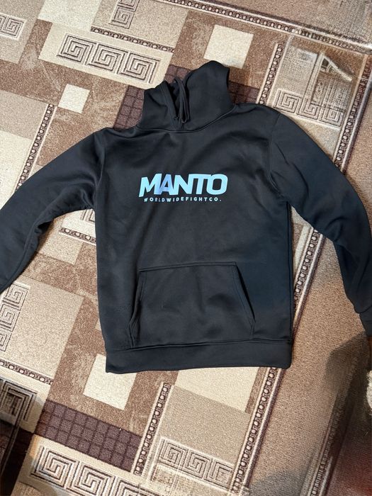 Продам кофту manto