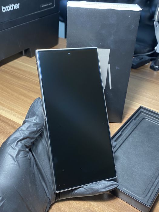 Samsung Galaxy s24 ultra • 512 GB • Titanium Gray