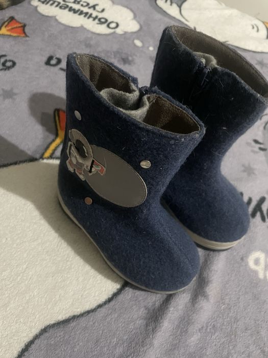 Продам детские валенки.