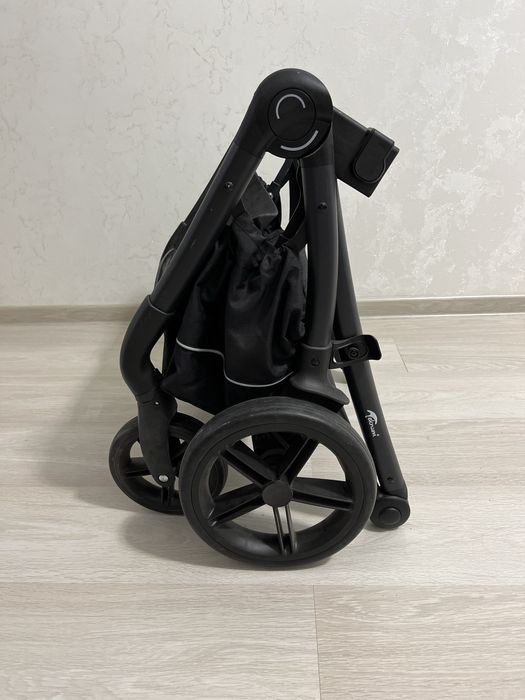 Продаю коляску 3 в 1. Автоколяска Teknum