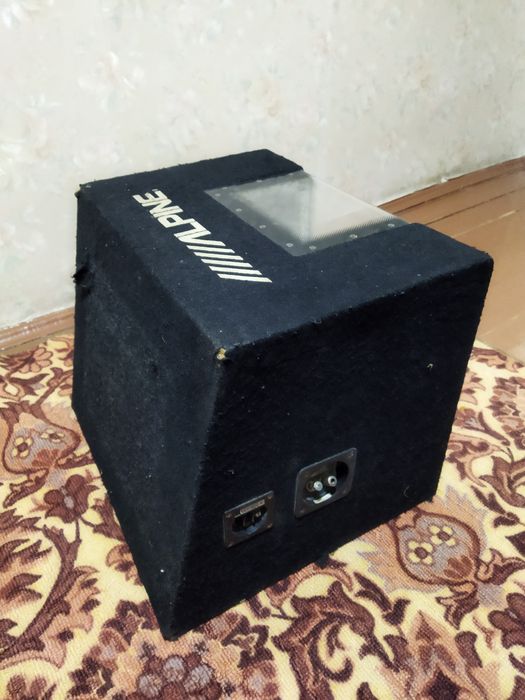 Сотилади буфер ящик билан alpine 12 800watt