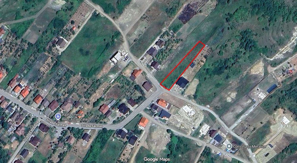 Vand teren pe str. Sarmas la principala 1400mp