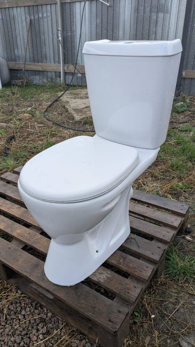 Продам унитаз бу отмытый , абсолютно чистый