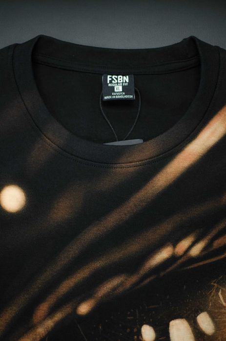 Футболка черная роспись отбеливателем