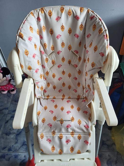 Scaun de masa chicco polly
