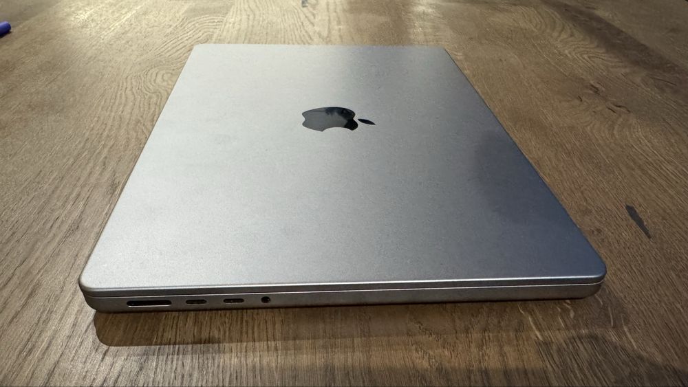 MacBook Pro 14” M1 Pro 16GB Ram 512 SSD