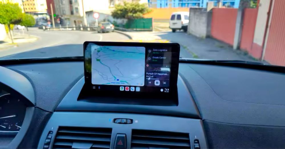 Navigatie Android BMW X3 E83 2003-2012 Wifi Bluetooth Carplay 1-8GB