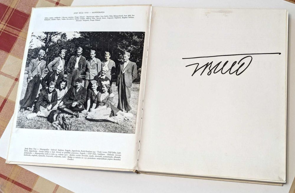 Продавам монография на Йосип Броз Тито.