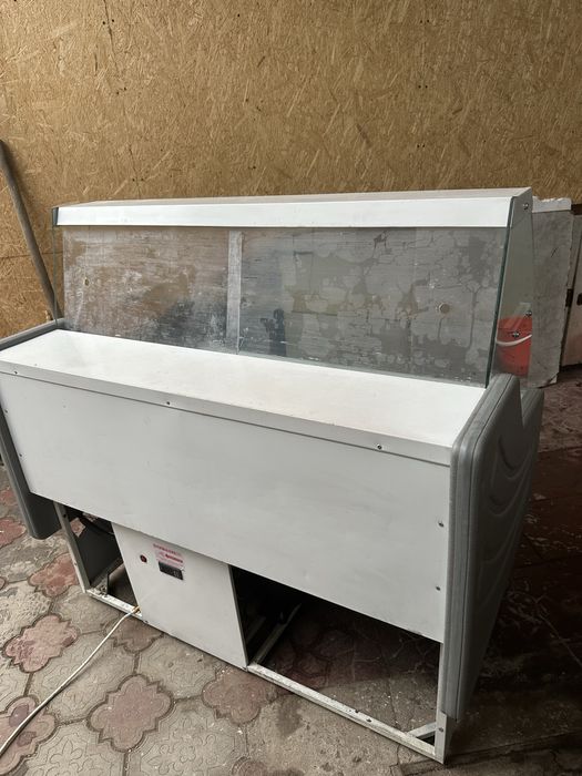 Витринны холодильник