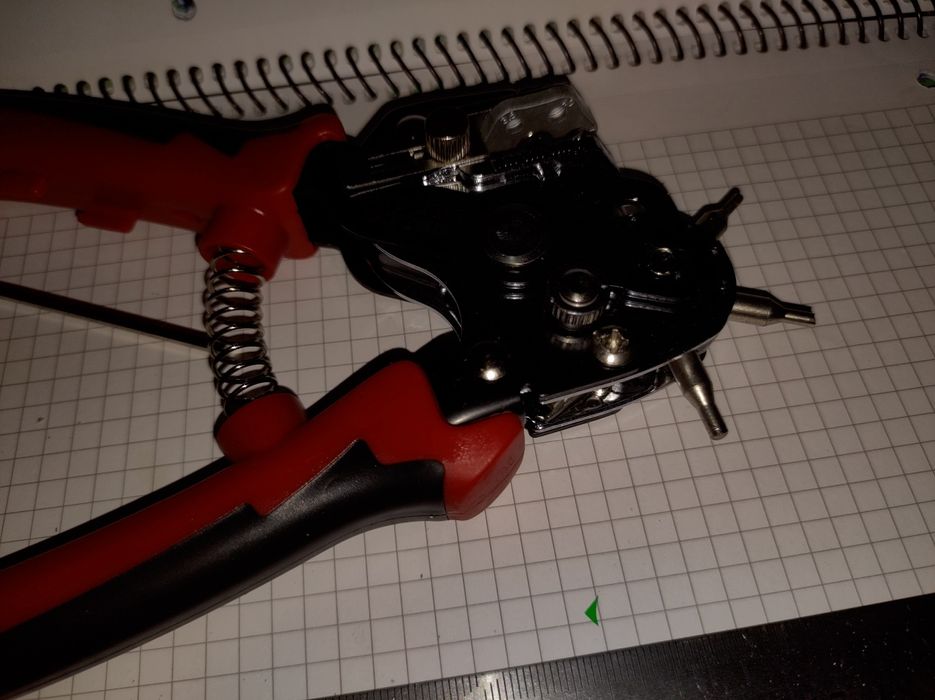 Cleste preducea piele hartie carton plastic