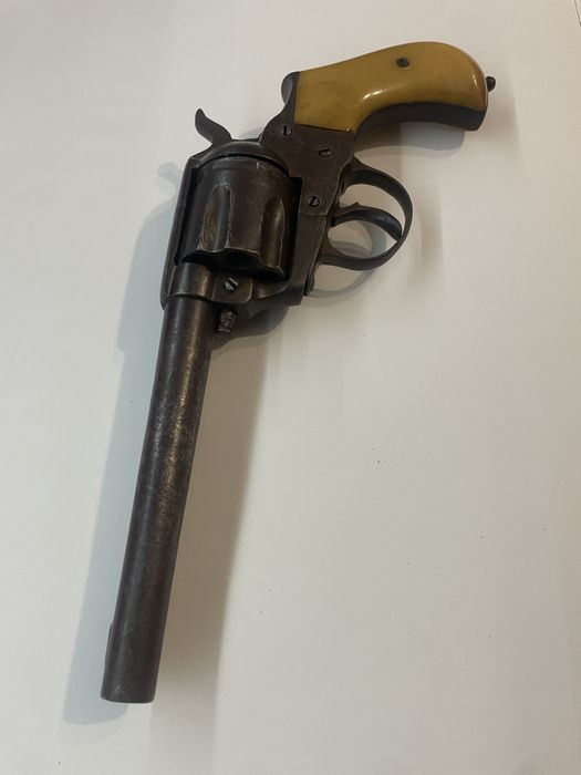 Револвер Colt M1877г. Колекционерско оръжие.
