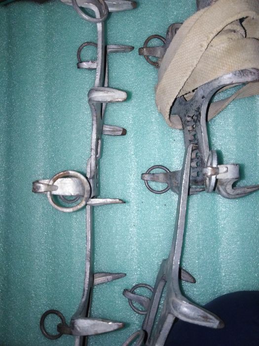 Скалолазные "кошки".