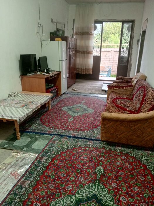 Hovli uy sotiladi qibrey tumanida