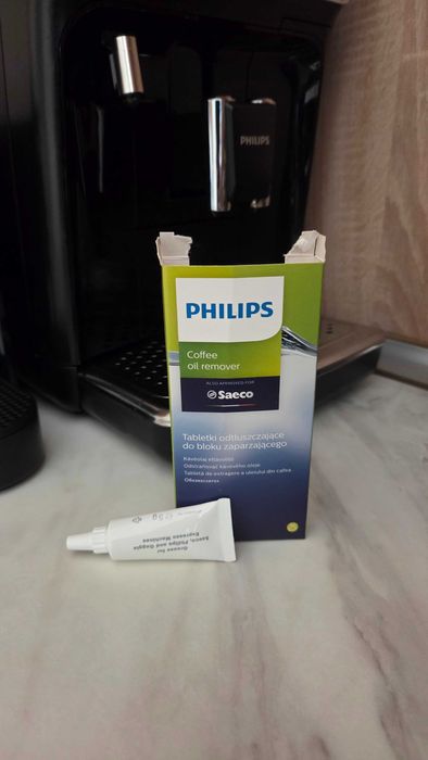 Продавам кафе машина Philips EP4349/70, система за мляко LatteGo