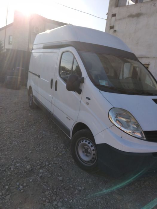 Vând Renault trafic