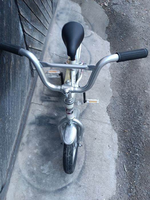 Детски Велосипед 12 цола с помощни колелца