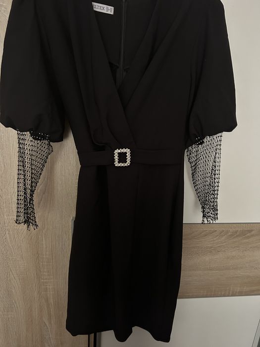 Vand rochie de ocazie