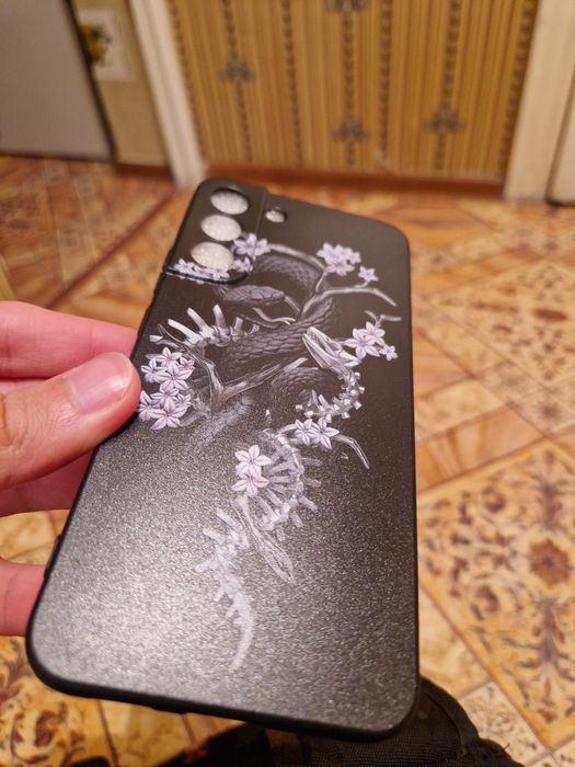 Продаётся чехол Samsung galaxy s22 +