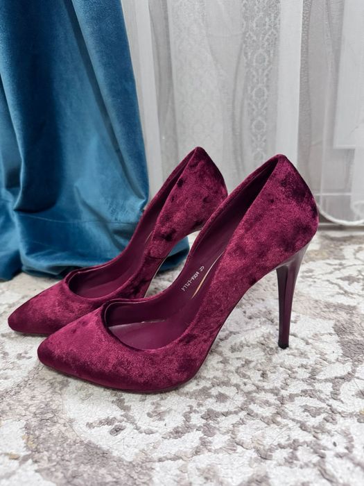 Каблуки женские.