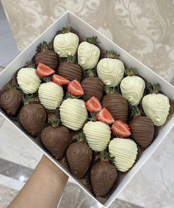 Клубника в шоколаде. Алматы.