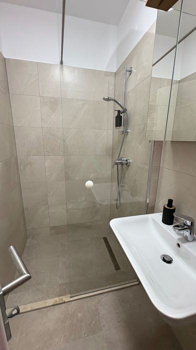 Închiriez apartament 3 camere RADSOR Râșnov
