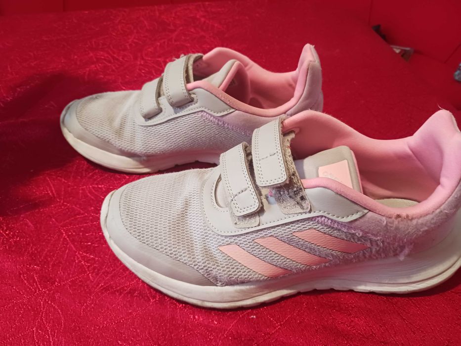 Маратонки Adidas 382/3