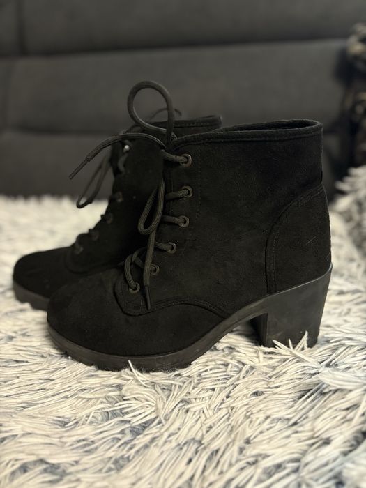 Botine elegante cu toc mic