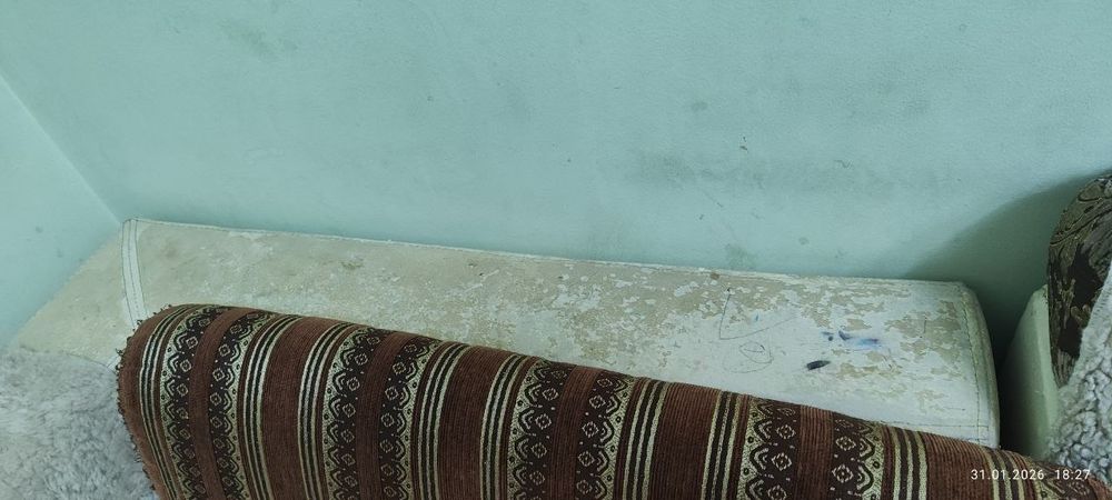 Burchak divan. Holati o'rta