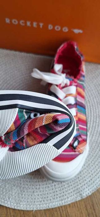 Чисто нови BFF кецове Rocket dog - н. 38
