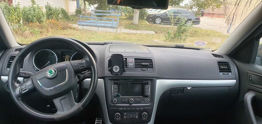 Vand  autoturism Skoda Yeti benzina an 2011