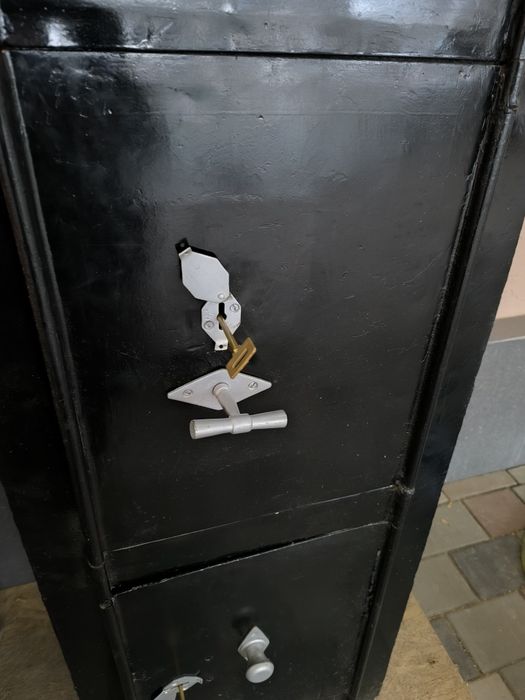 Продам сейф огнеупорный