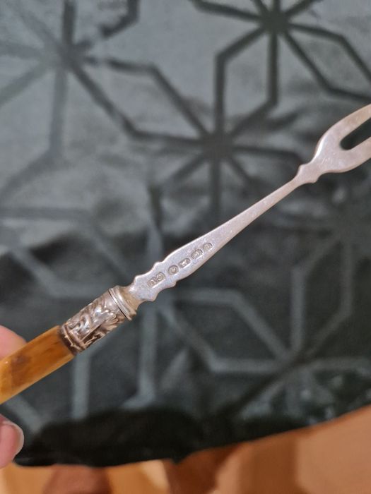 Уникална антикварна колекционерска английска сребърна вилица