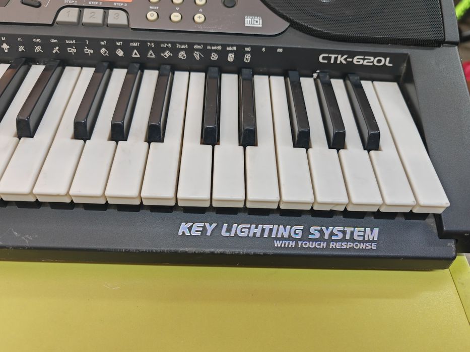 Синтезатор Casio CTK-620L
