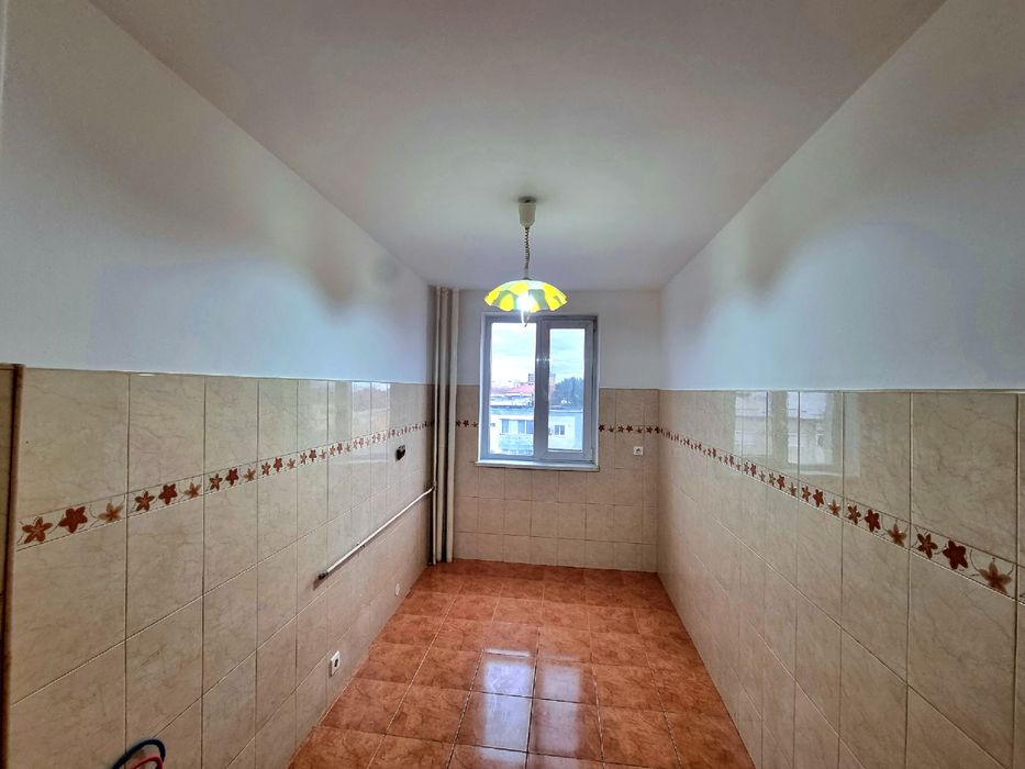 Apartament 2 camere, 57 mp cu balcon închis, Calea Martirilor, lift, termoizolație, 94.499 €