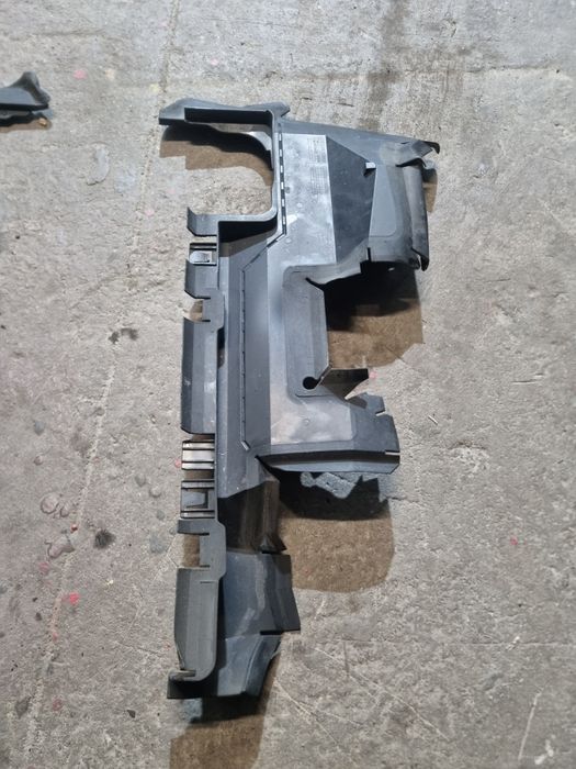 Deflector aer radiator tragar Audi A4 B8 1.8 tfsi CDHB 160cp