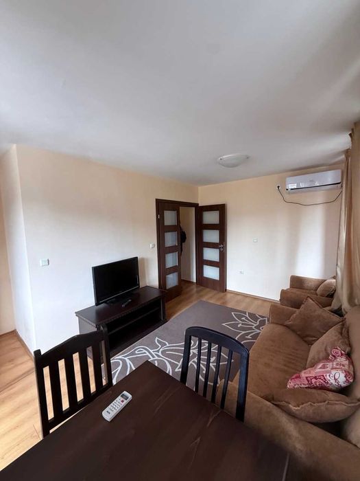 Стилен тристаен апартамент с панорамна гледка в Банско