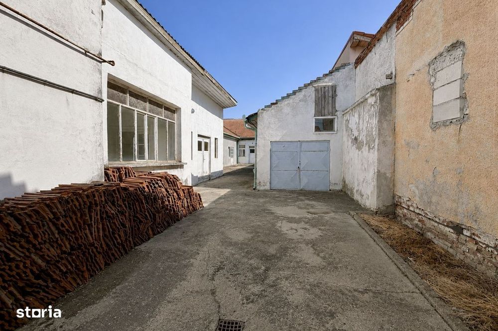Casă din cărămidă, 6 camere, zona Pârneava, str. Eftimie Murgu