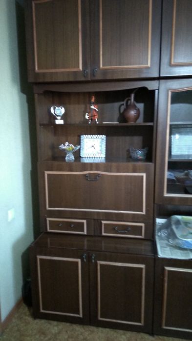 Шкаф для зала с баром