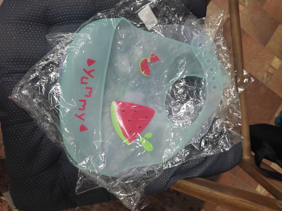 Слюнявчик для детей младшего возраста