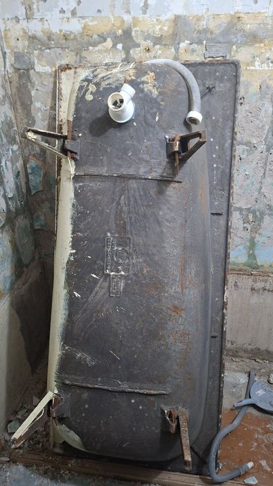 Отдам чугунную ванну