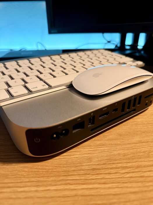 Apple Mac Mini i5 / SSD 240GB / Tastatura Apple + Magic Mouse