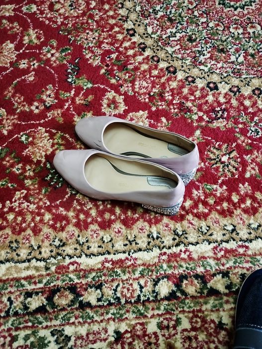 Продам туфли в хор качестве