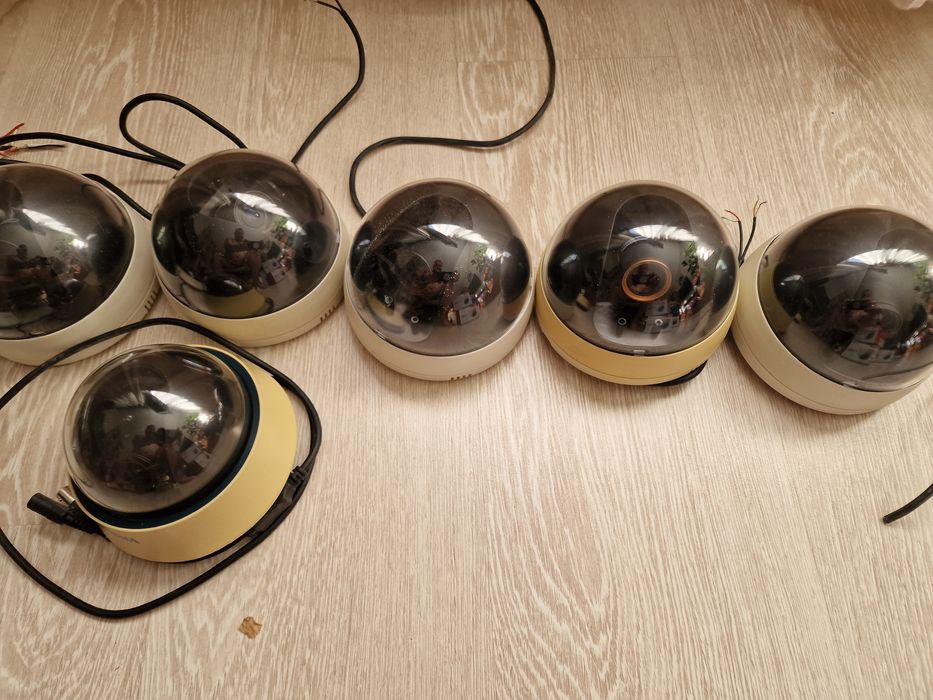 Продавам лот 10 камери за видео наблюдение вътрешни.