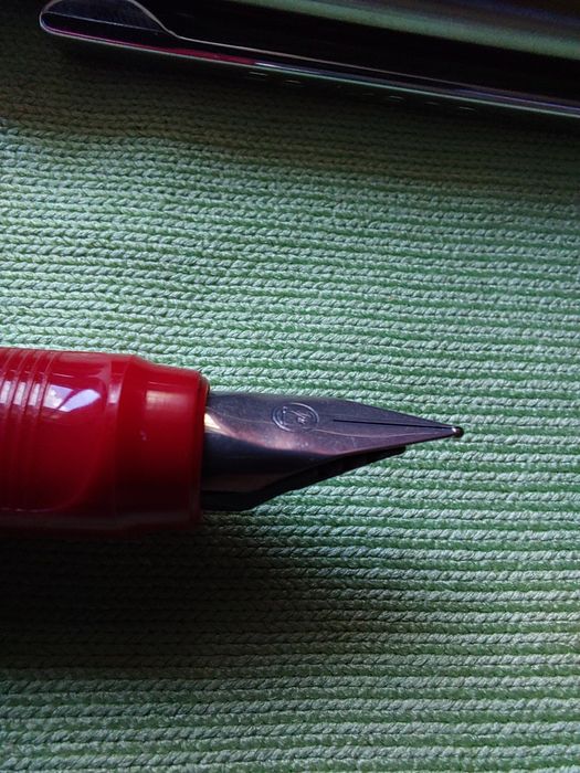 Vând stilouri Pelikano