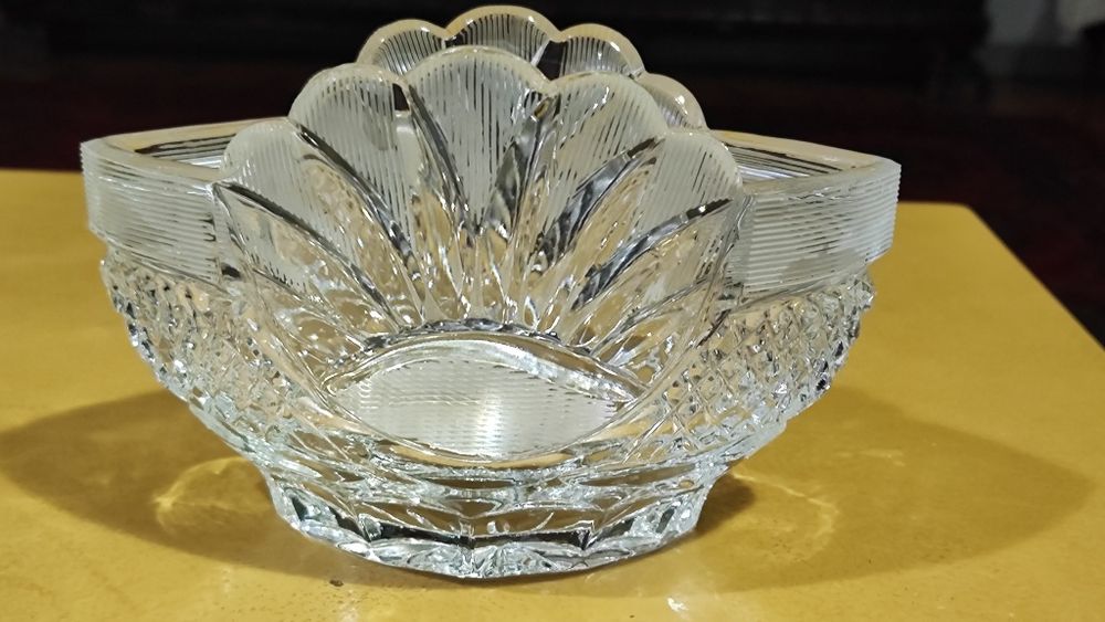 Вазы хрустальные