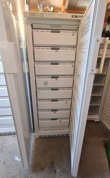 Фризер ElectraBregenz- Liebherr 162см 8+1 чекмеджета