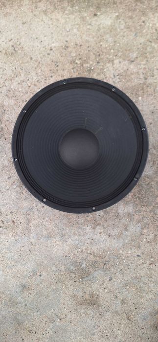 2 броя бас каси 18 инча 600w 4 ома  шперплат