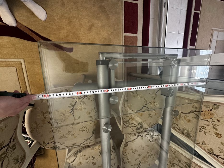 Кухонный стеклянный стол